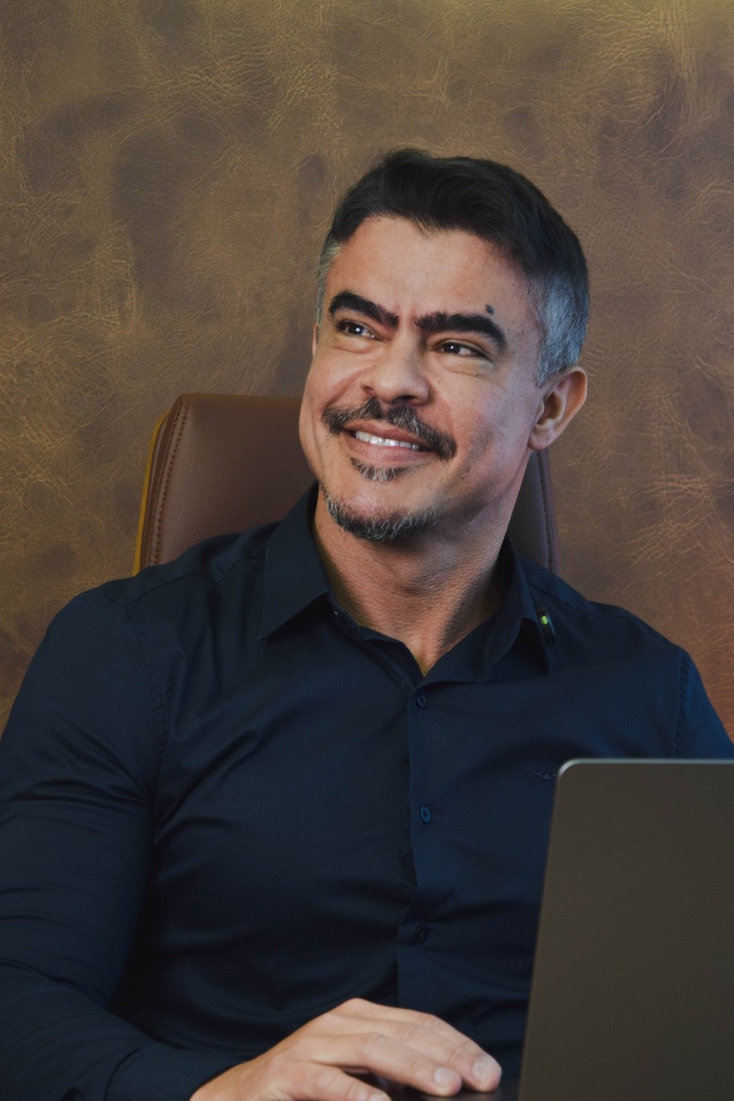 Dr. Marcelo Ribeiro, urologista responsável pelo procedimento